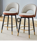 Tabouret de bar Sienna gris clair et marron avec dossier ajouré et détails dorés